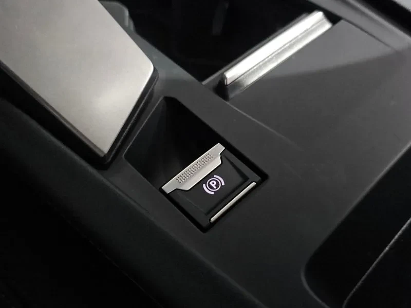 Peugeot 408 1.2 Pure Tech Allure, снимка 15 - Автомобили и джипове - 55831044