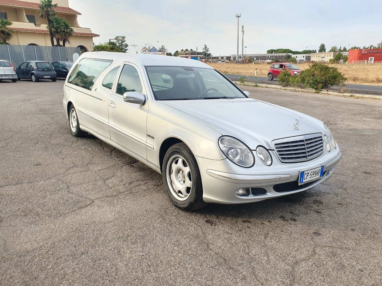 Mercedes-Benz E 270 CDI, Катафалка - изображение 3