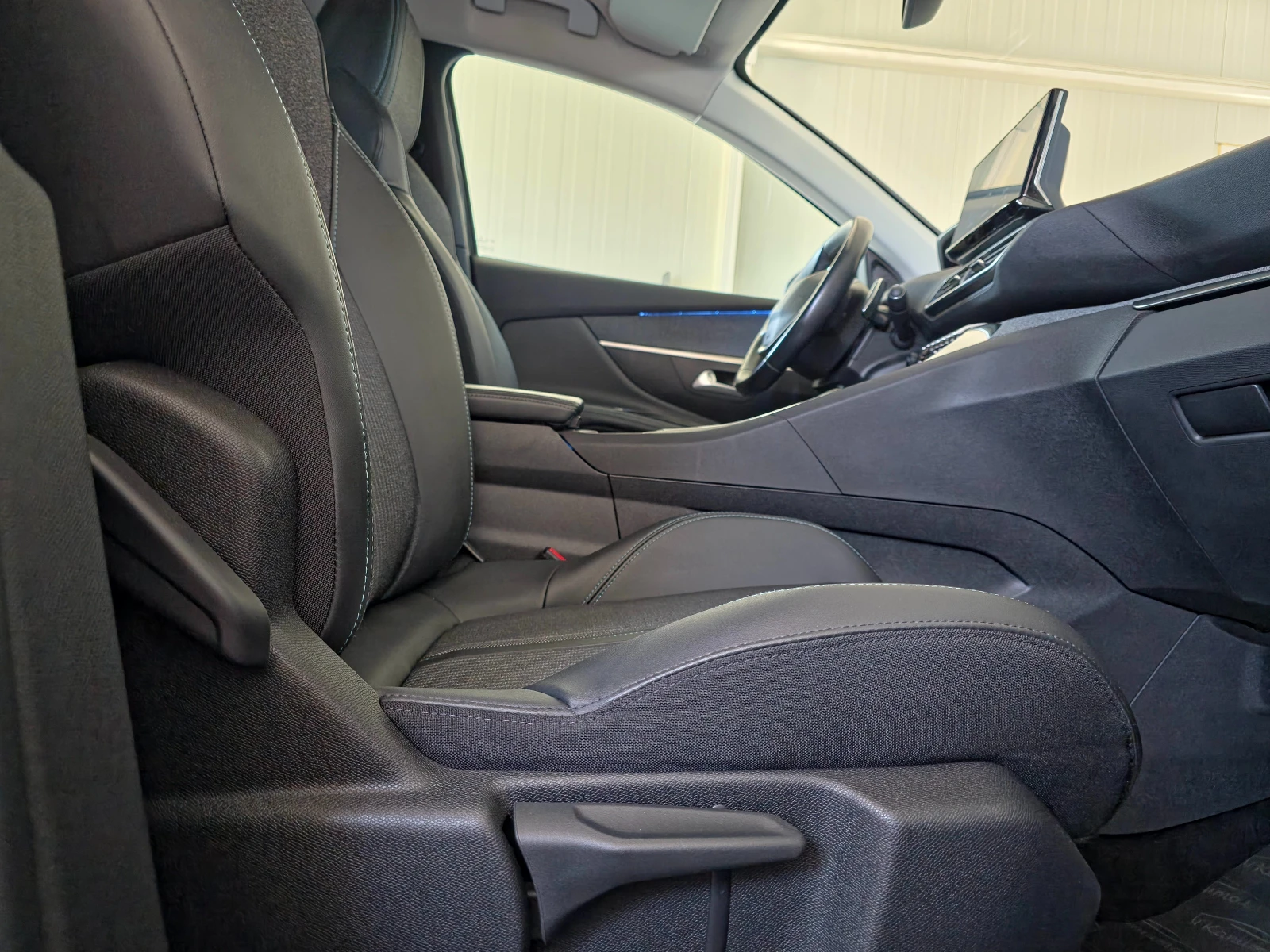 Peugeot 5008 2.0BlueHdi 181 EAT8 ALLURE - изображение 9