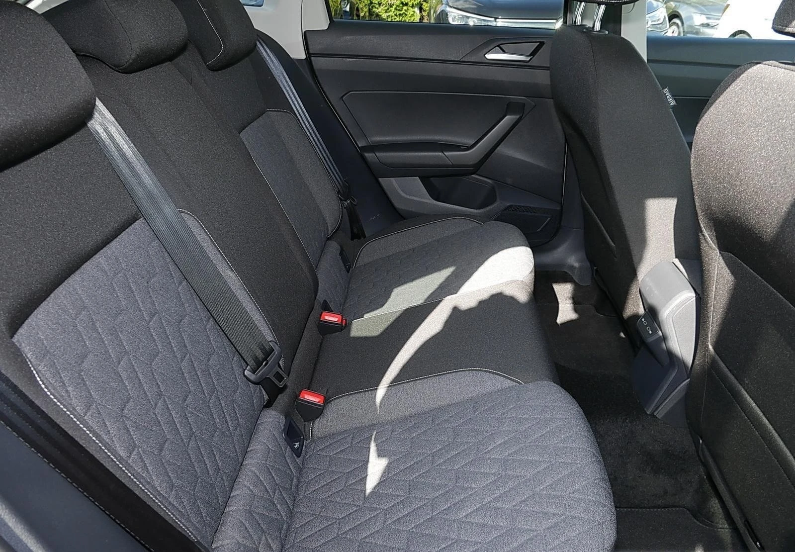 VW Taigo 1.0 TSI* DSG* MOVE* LED* CAMERA*  - изображение 8