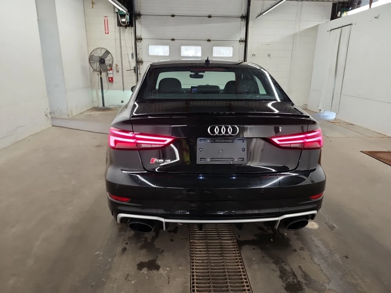 Audi Rs3 RS 3 AWD * CARFAX * АвтоКредит * Цена до България* - изображение 5