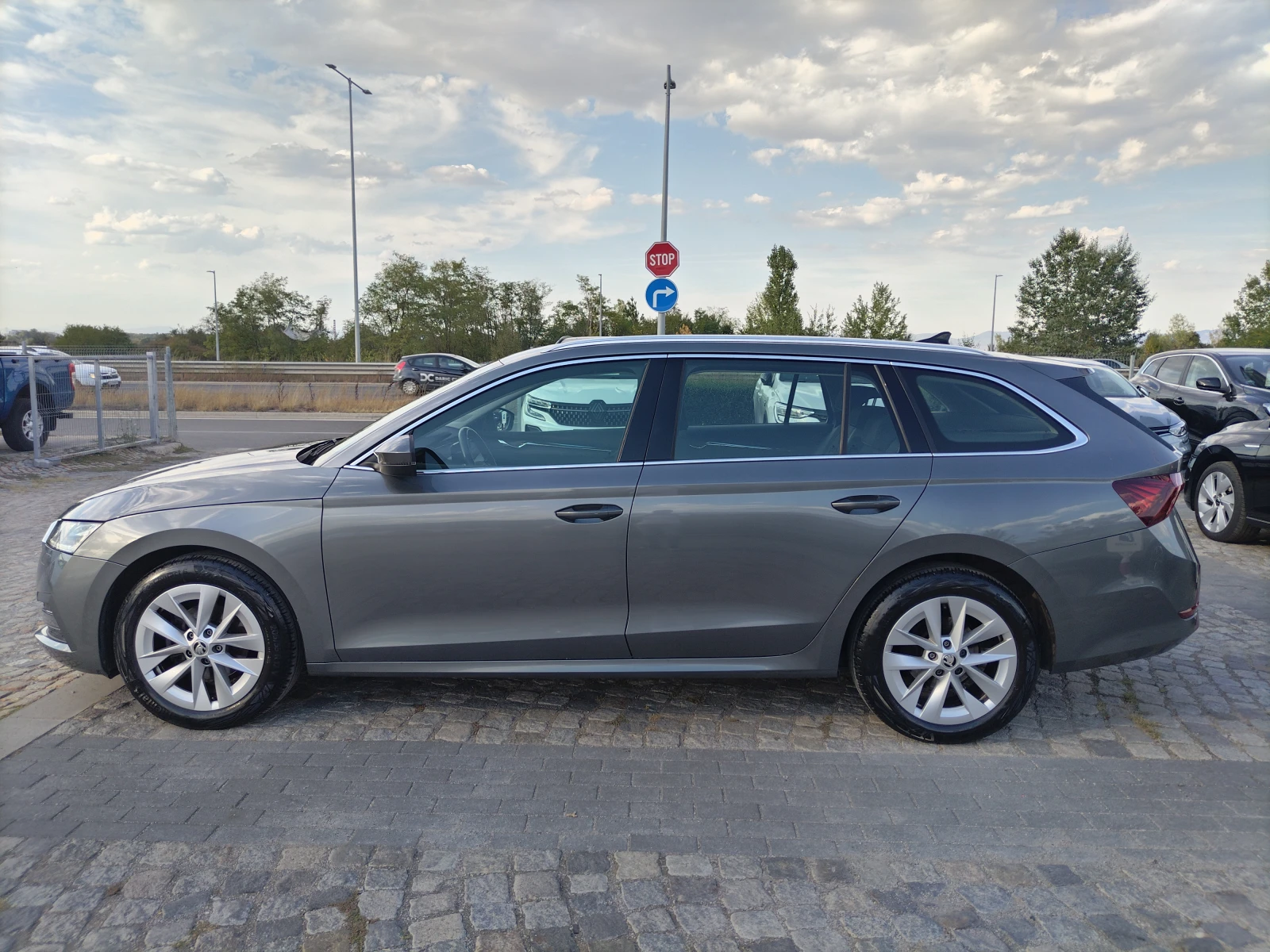 Skoda Octavia 2.0TDI/150к.с Style - изображение 4