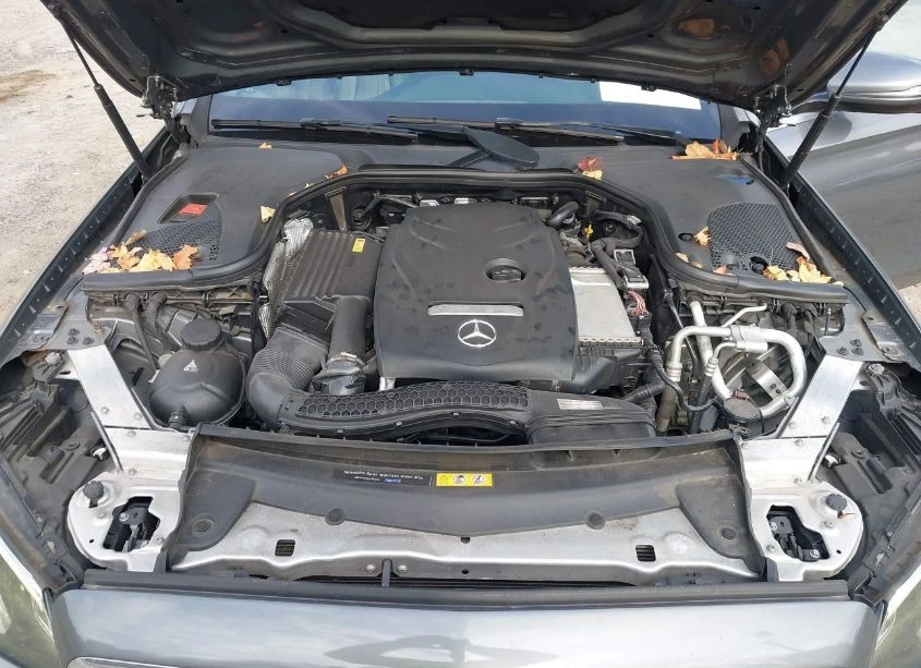 Mercedes-Benz E 300  - изображение 10