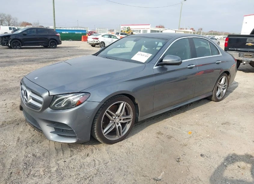 Mercedes-Benz E 300  - изображение 2