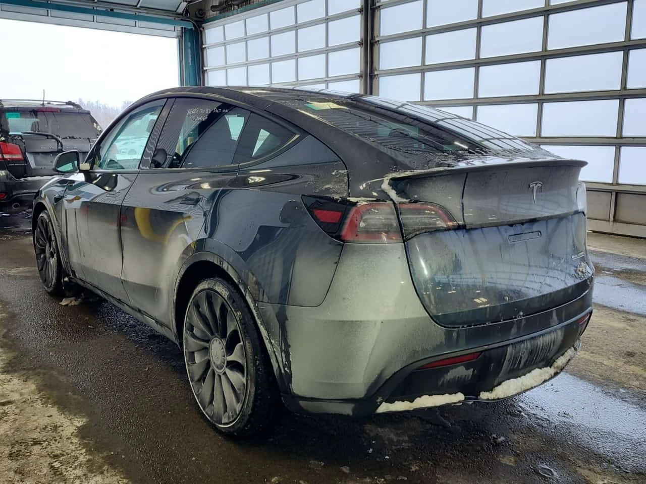 Tesla Model Y * PERFORMANCE * BLIND SPOT* ПОДГРЕВ* KEYLESS* , снимка 4 - Автомобили и джипове - 53770756