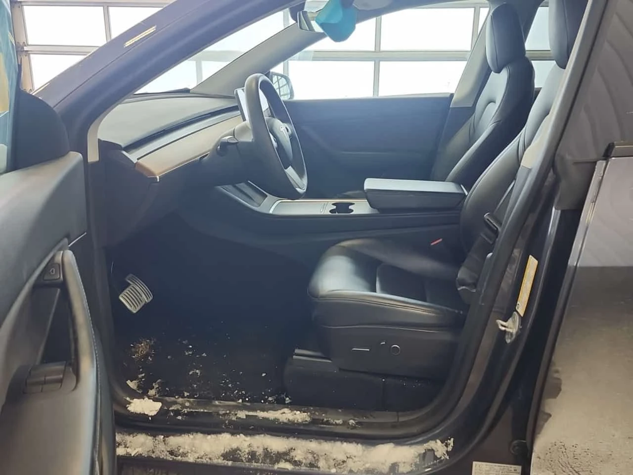 Tesla Model Y * PERFORMANCE * BLIND SPOT* ПОДГРЕВ* KEYLESS* , снимка 5 - Автомобили и джипове - 53770756