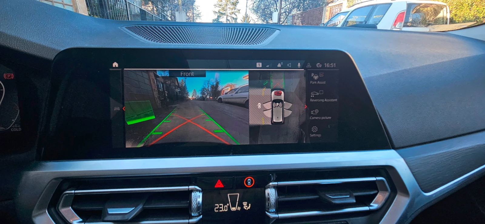 BMW 320 Heads up//Panorama// Harman/Kardon, снимка 16 - Автомобили и джипове - 53773108