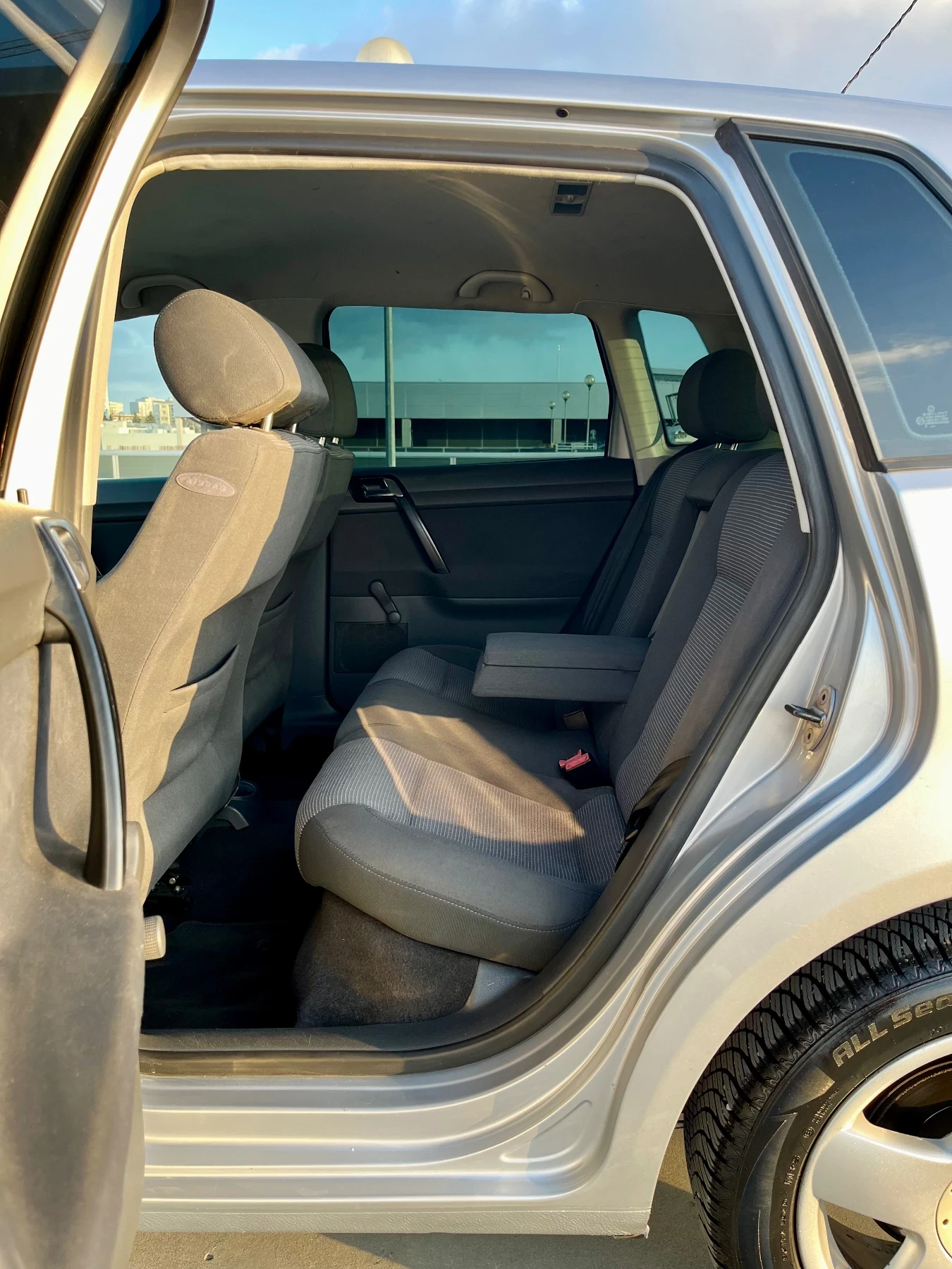 VW Polo 1.9TDI 101кс Обслужена * ТОП, снимка 10 - Автомобили и джипове - 53839333