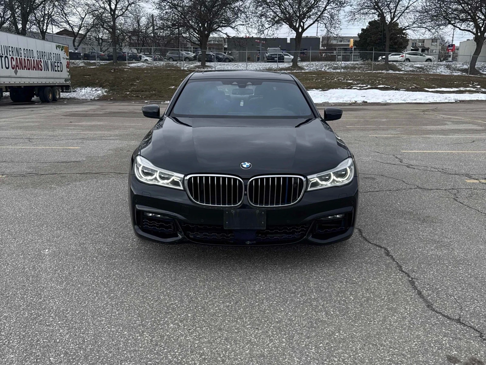 BMW 750 LI С РЕГИСТРАЦИЯ & АВТО КРЕДИТ, снимка 2 - Автомобили и джипове - 53894435