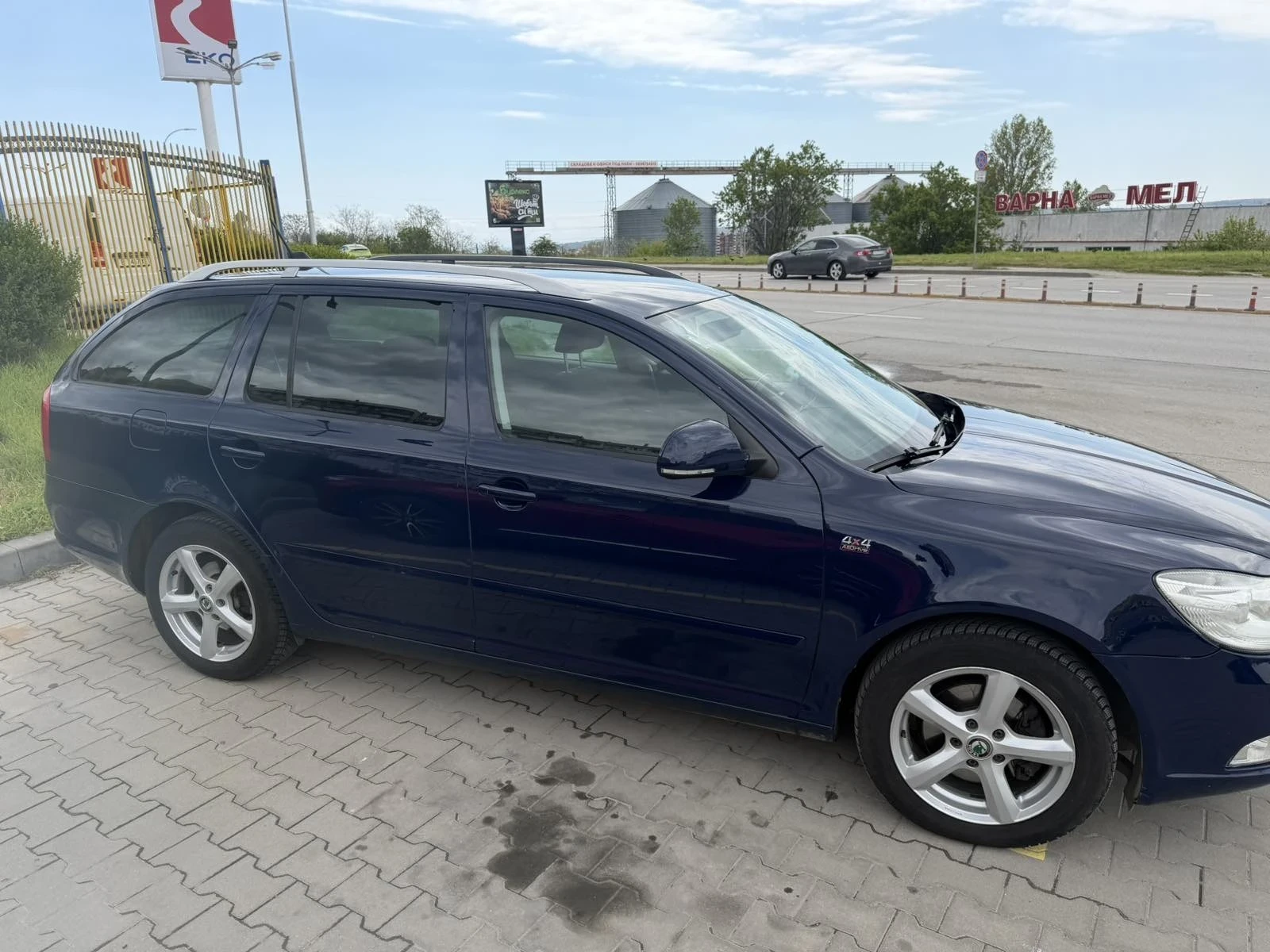 Skoda Octavia 2.0 Tdi 4x4 alldrive, снимка 14 - Автомобили и джипове - 54437733