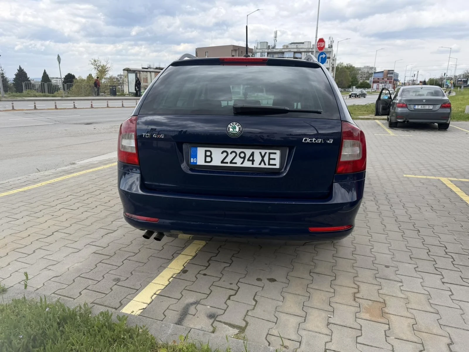 Skoda Octavia 2.0 Tdi 4x4 alldrive, снимка 13 - Автомобили и джипове - 54437733