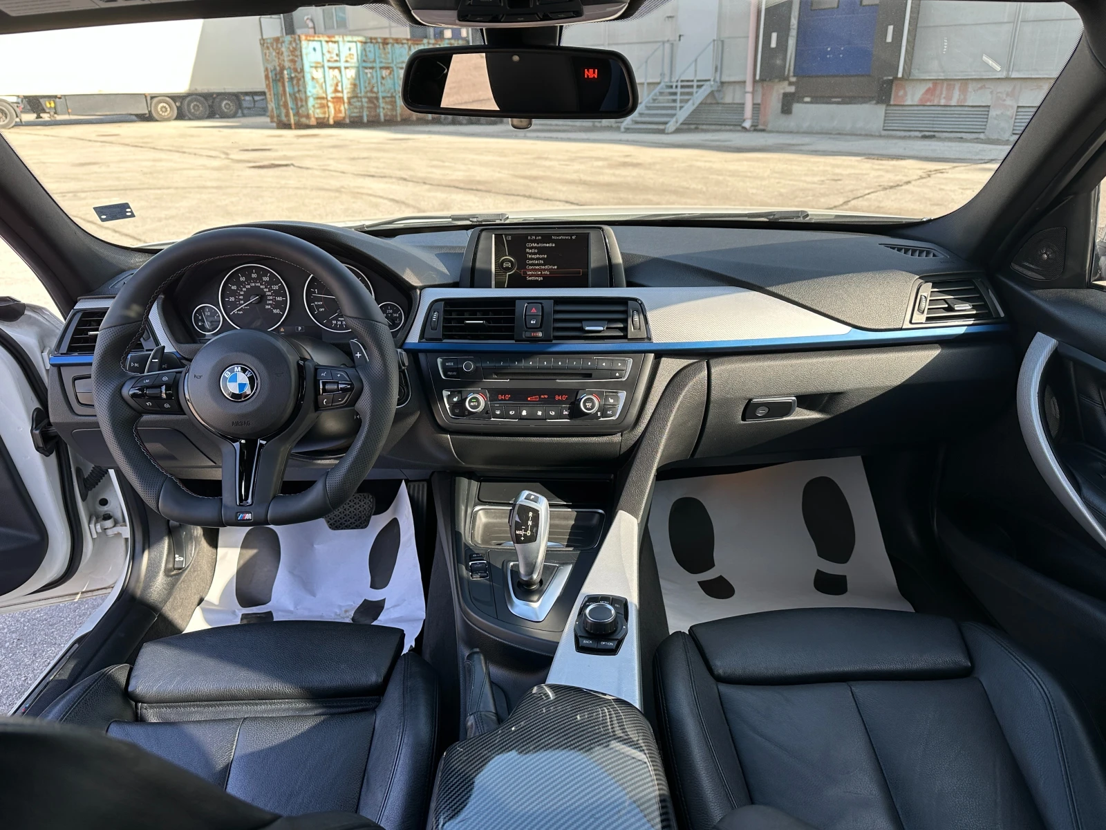 BMW 335 M-пакет/305кс, снимка 10 - Автомобили и джипове - 54250677
