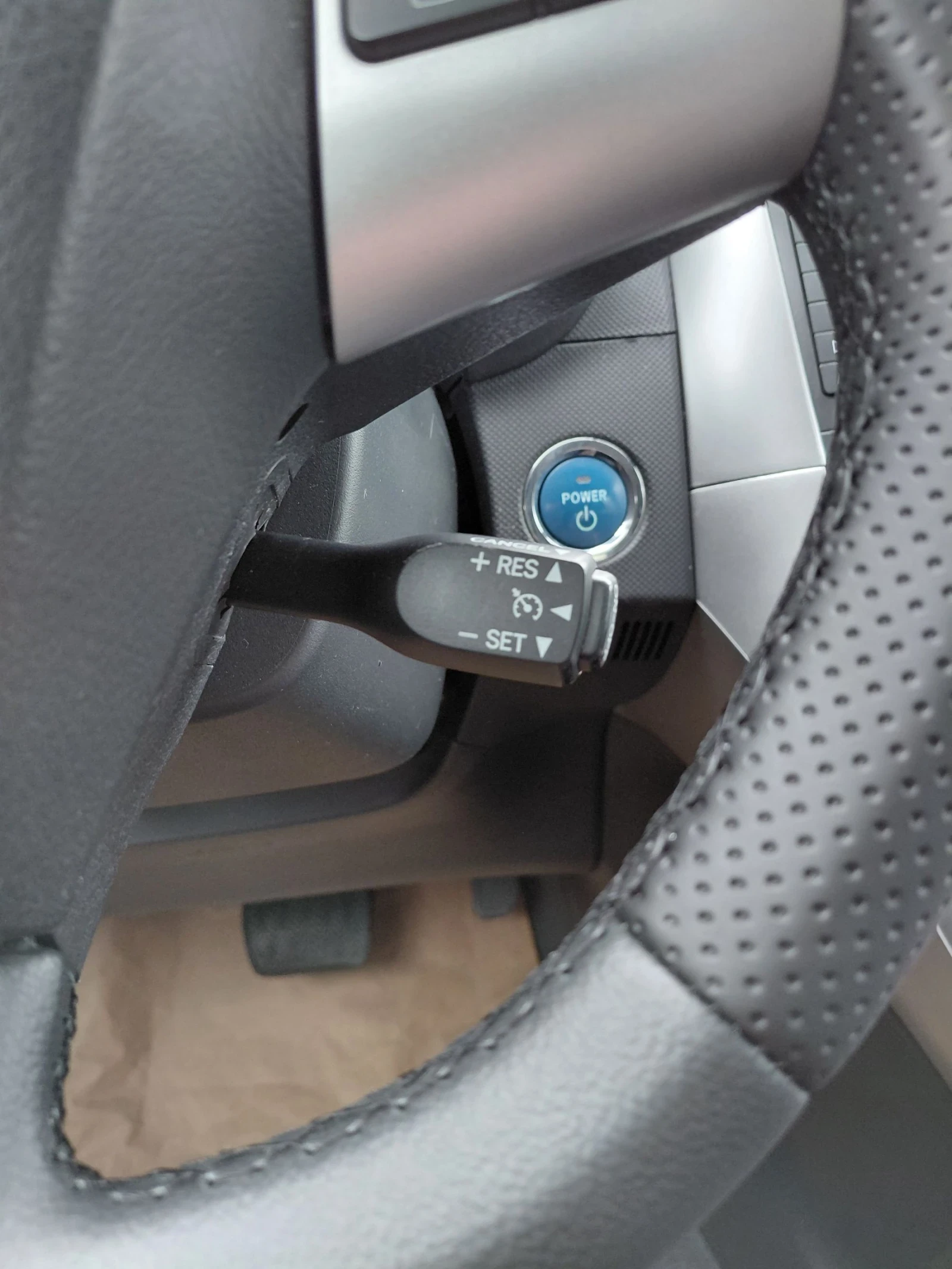 Toyota Auris Hybrid - Автоматик - ТОП..., снимка 13 - Автомобили и джипове - 54334296