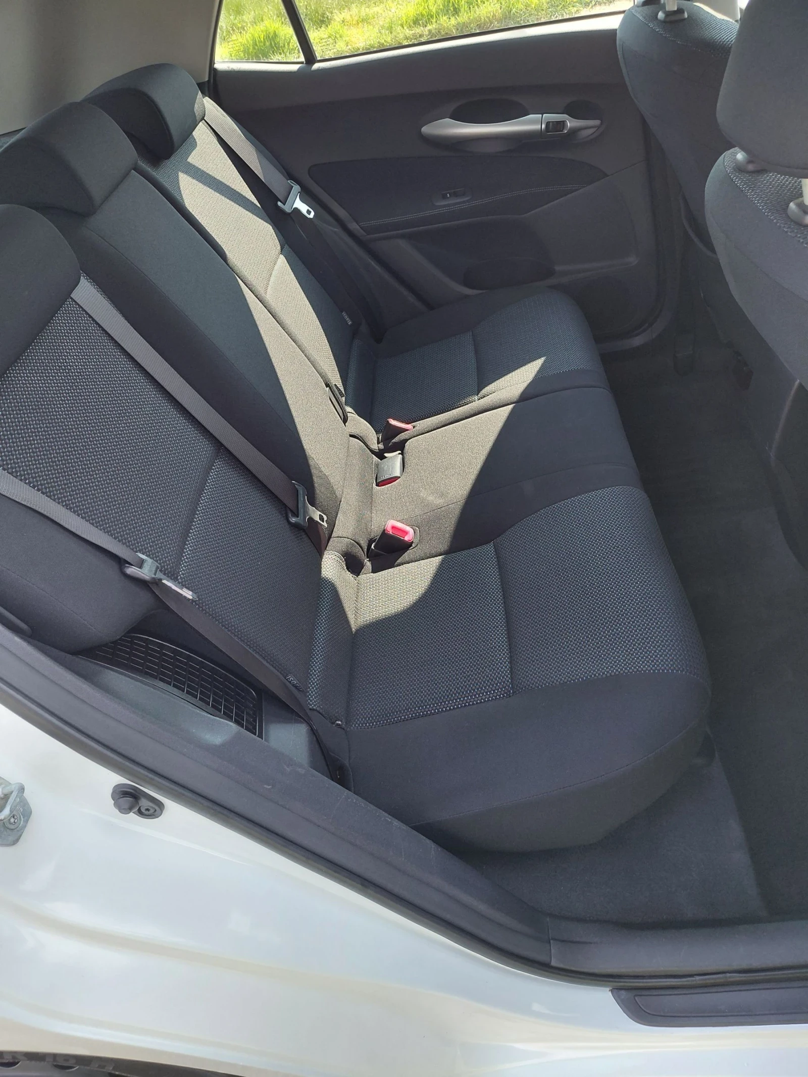 Toyota Auris Hybrid - Автоматик - ТОП..., снимка 9 - Автомобили и джипове - 54334296