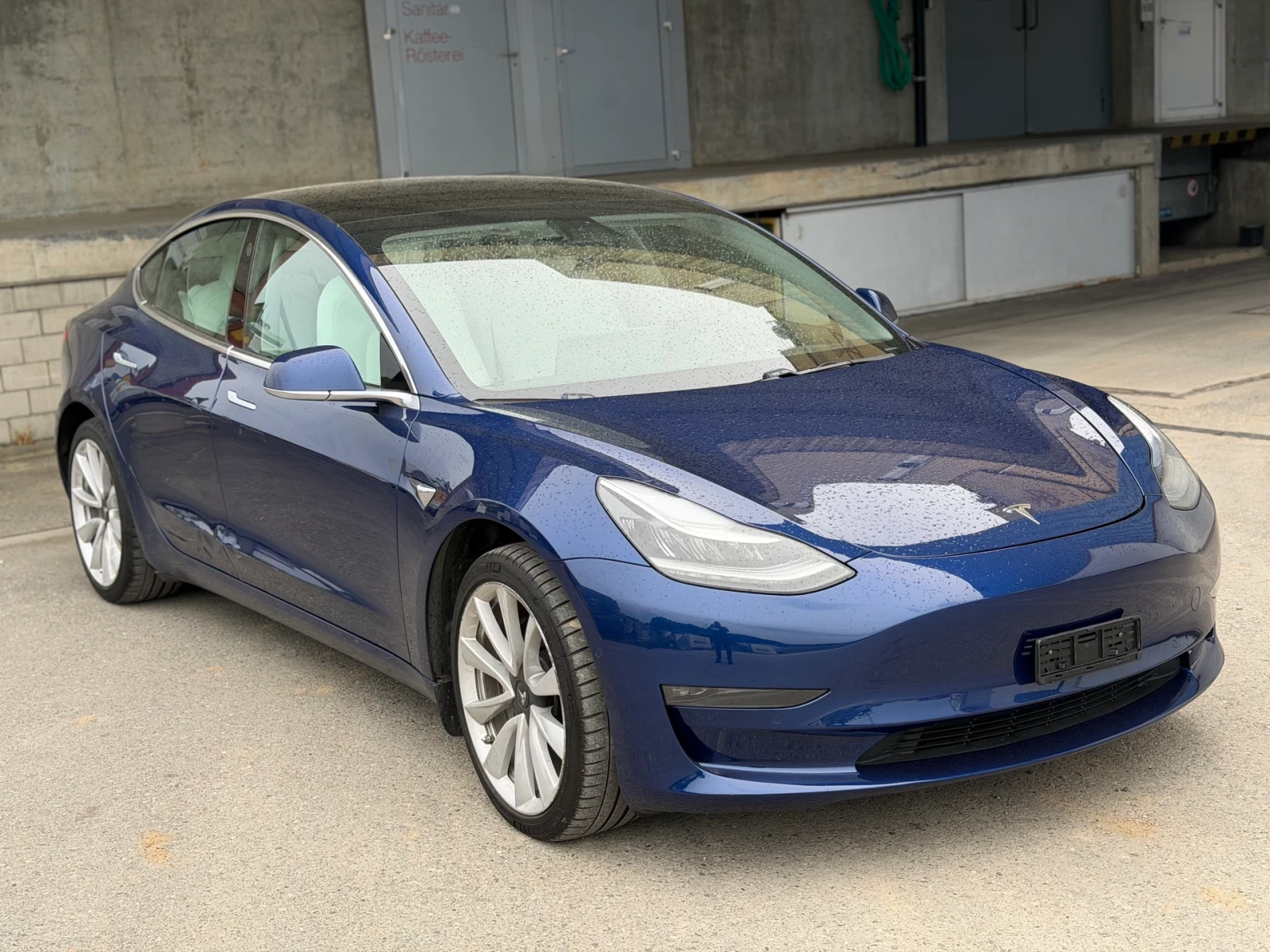 Tesla Model 3 LONG RANGE DUAL MOTOR  !!4х4 !! Швейцария !!!, снимка 2 - Автомобили и джипове - 54676034