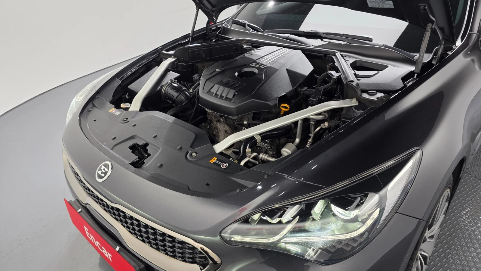 Kia Stinger 2.0 Turbo 2WD Platinum | PANORAMA | NAVI | КОЖА, снимка 6 - Автомобили и джипове - 54781967