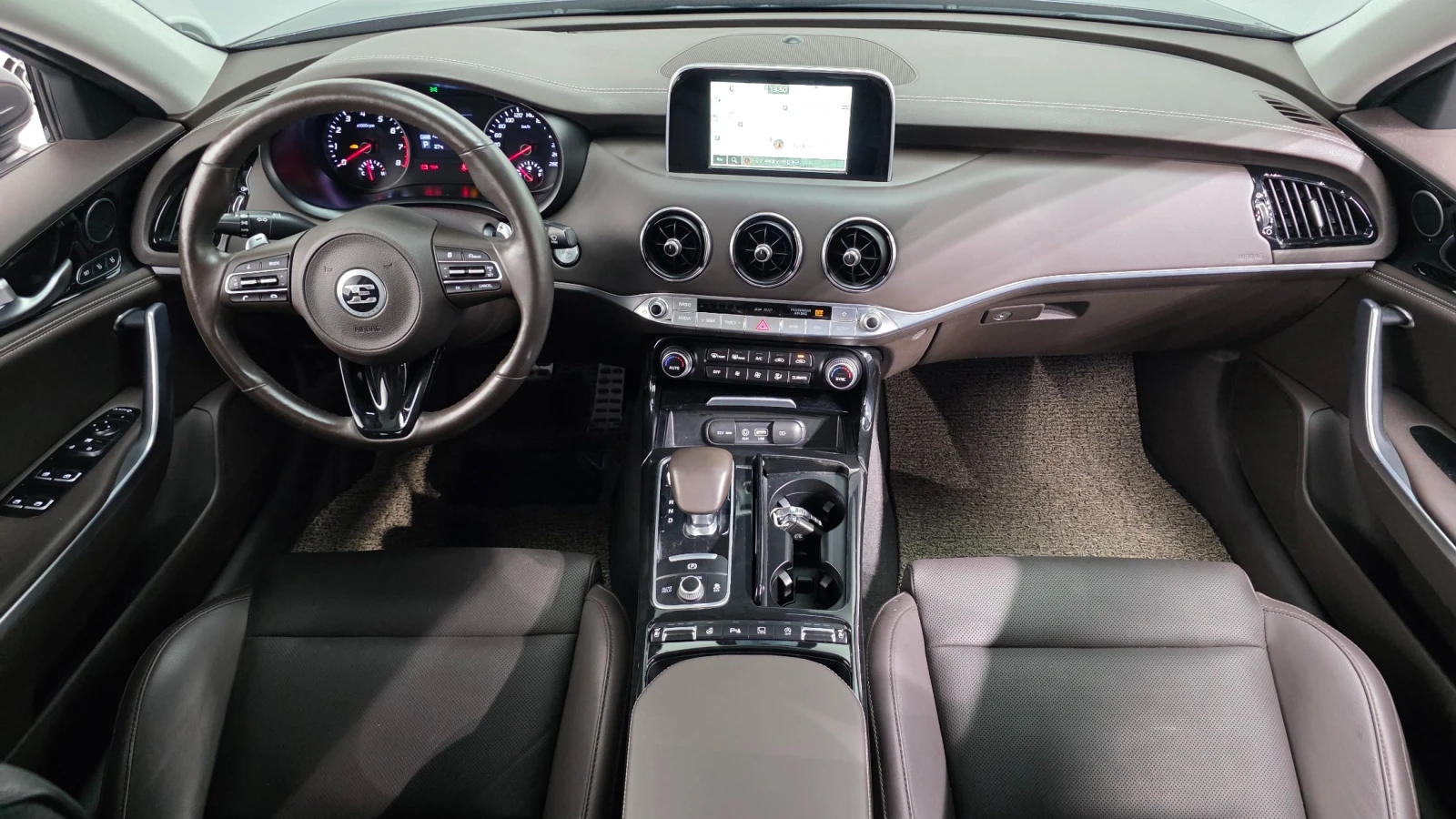Kia Stinger 2.0 Turbo 2WD Platinum | PANORAMA | NAVI | КОЖА, снимка 7 - Автомобили и джипове - 54781967