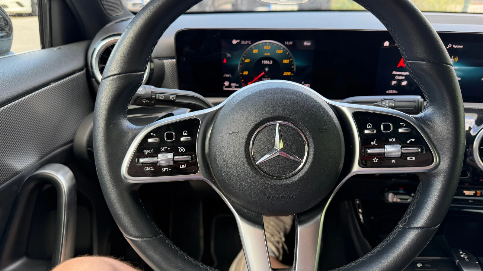 Mercedes-Benz A 180 Първи собственик от България, снимка 15 - Автомобили и джипове - 54946049