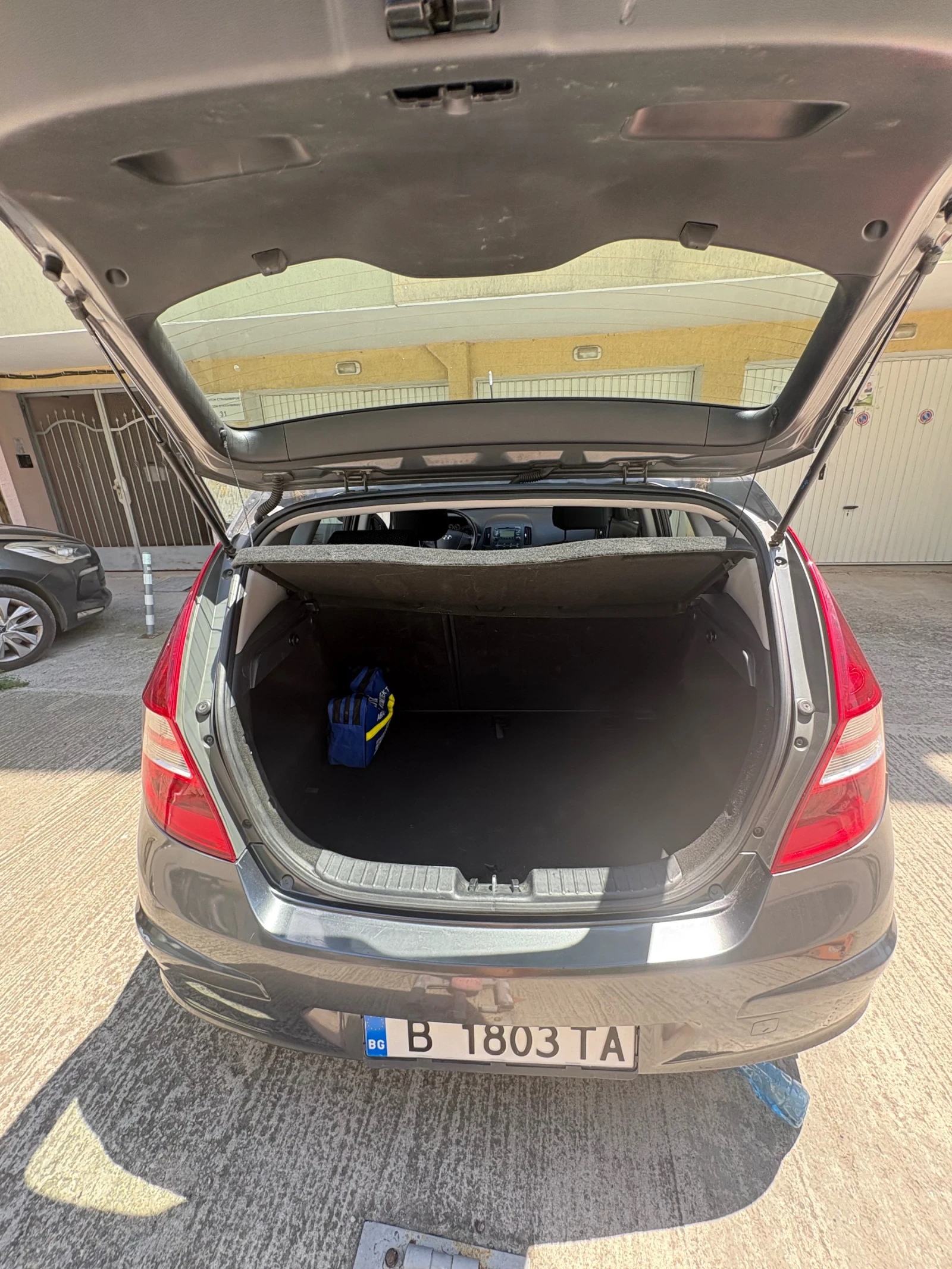 Hyundai I30, снимка 15 - Автомобили и джипове - 55003026