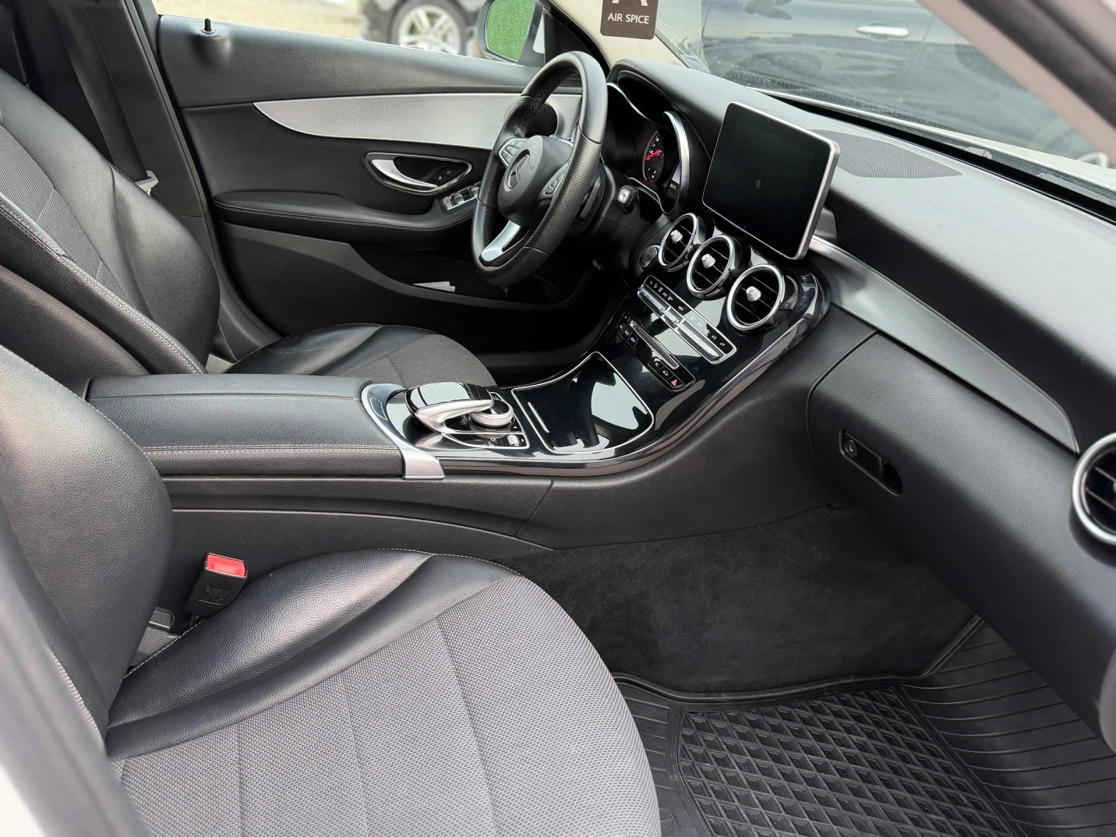 Mercedes-Benz C 220 Panorama /// Avangarde , снимка 9 - Автомобили и джипове - 55016358
