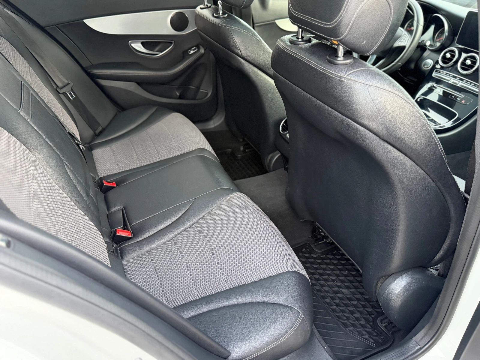 Mercedes-Benz C 220 Panorama /// Avangarde , снимка 12 - Автомобили и джипове - 55016358
