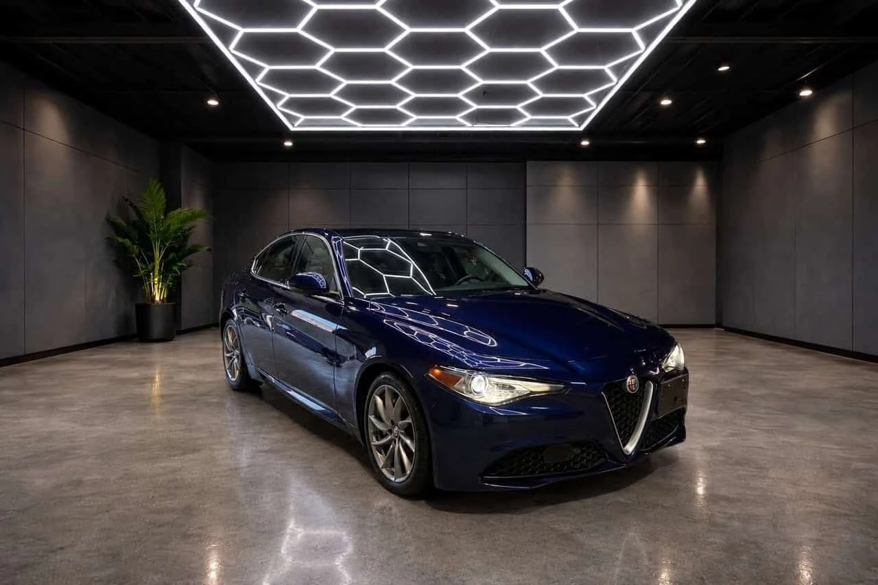 Alfa Romeo Giulia * 4dr Sdn RWD * CARFAX * ЦЕНА ДО БГ