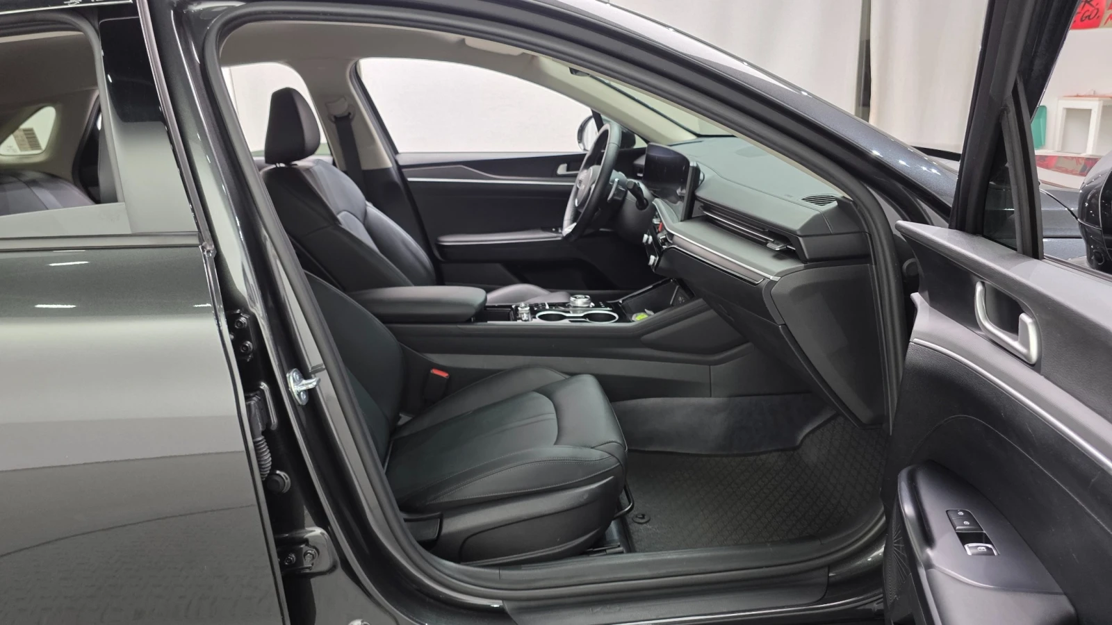 Kia K5 2.0 LPi, снимка 10 - Автомобили и джипове - 55409746