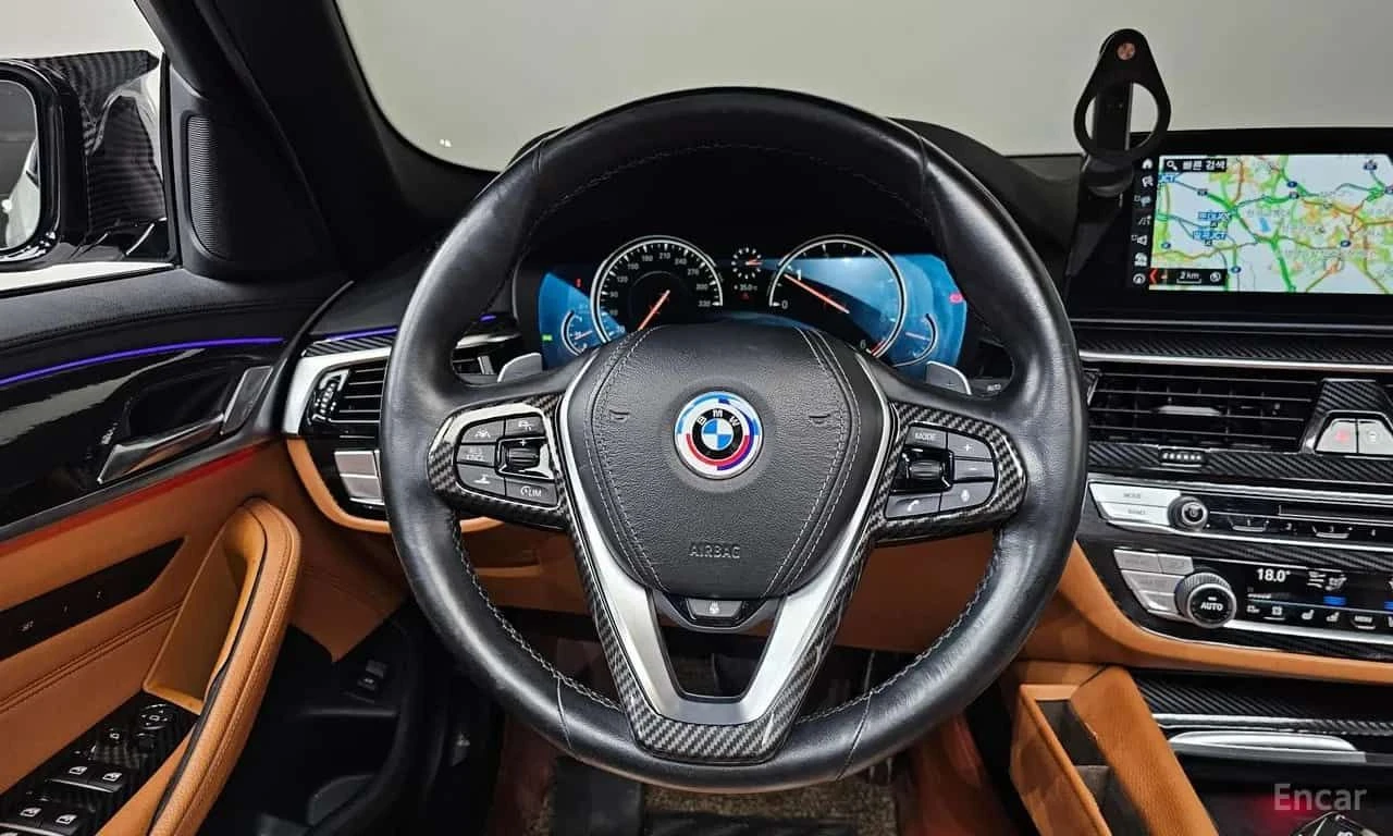 BMW 520 d xDrive M Sport Package Plus * DISTRONIC, снимка 13 - Автомобили и джипове - 55571960