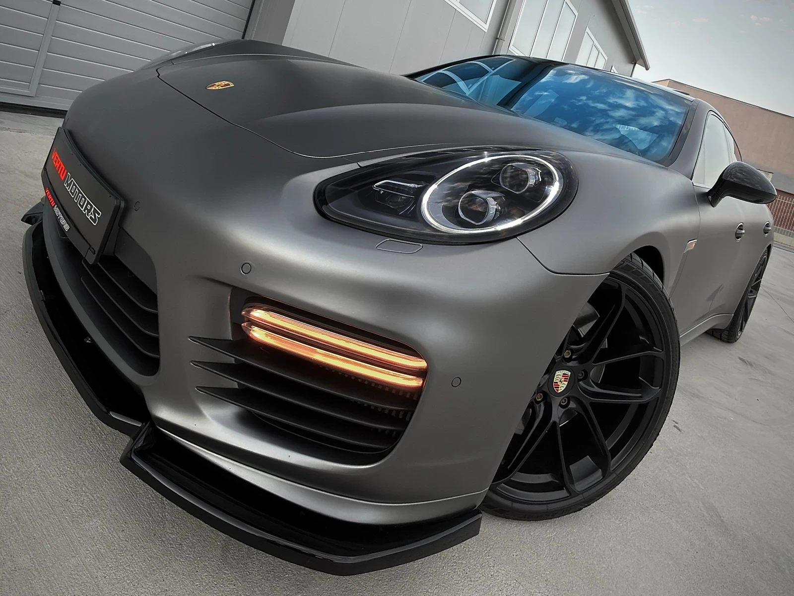 Porsche Panamera TURBO/ SPORT CHRONO/ CARBON/ 21 ZOLL/ PDK, снимка 17 - Автомобили и джипове - 55617974