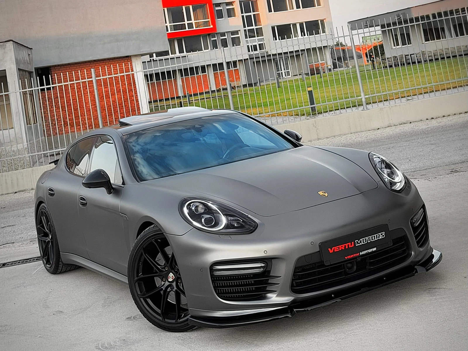 Porsche Panamera TURBO/ SPORT CHRONO/ CARBON/ 21 ZOLL/ PDK