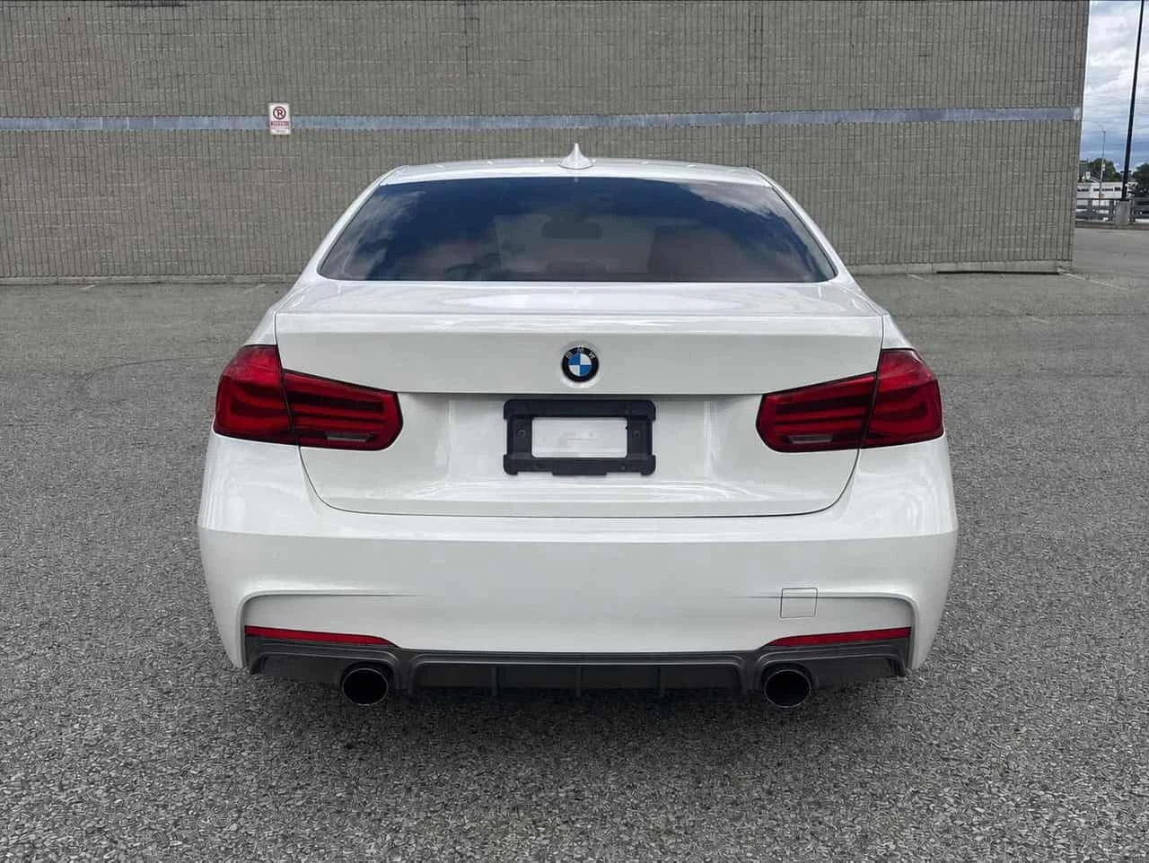 BMW 330 * 330i xDrive* АВТОКРЕДИТ БЕЗ ПЪРВОНАЧАЛНА ВНОСКА*, снимка 4 - Автомобили и джипове - 55746540