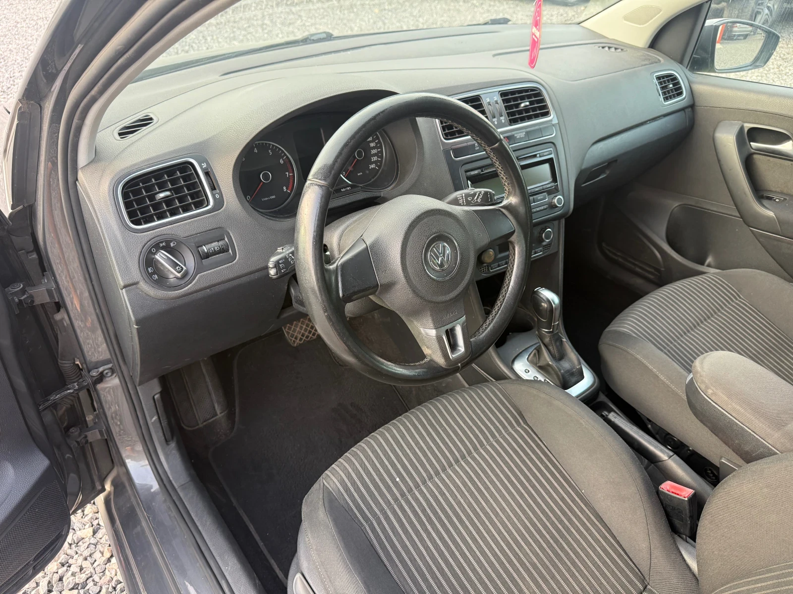 VW Polo Highline 1.4i (85hp) 7-DSG/154 000km./2012г/Euro 5, снимка 10 - Автомобили и джипове - 55873422
