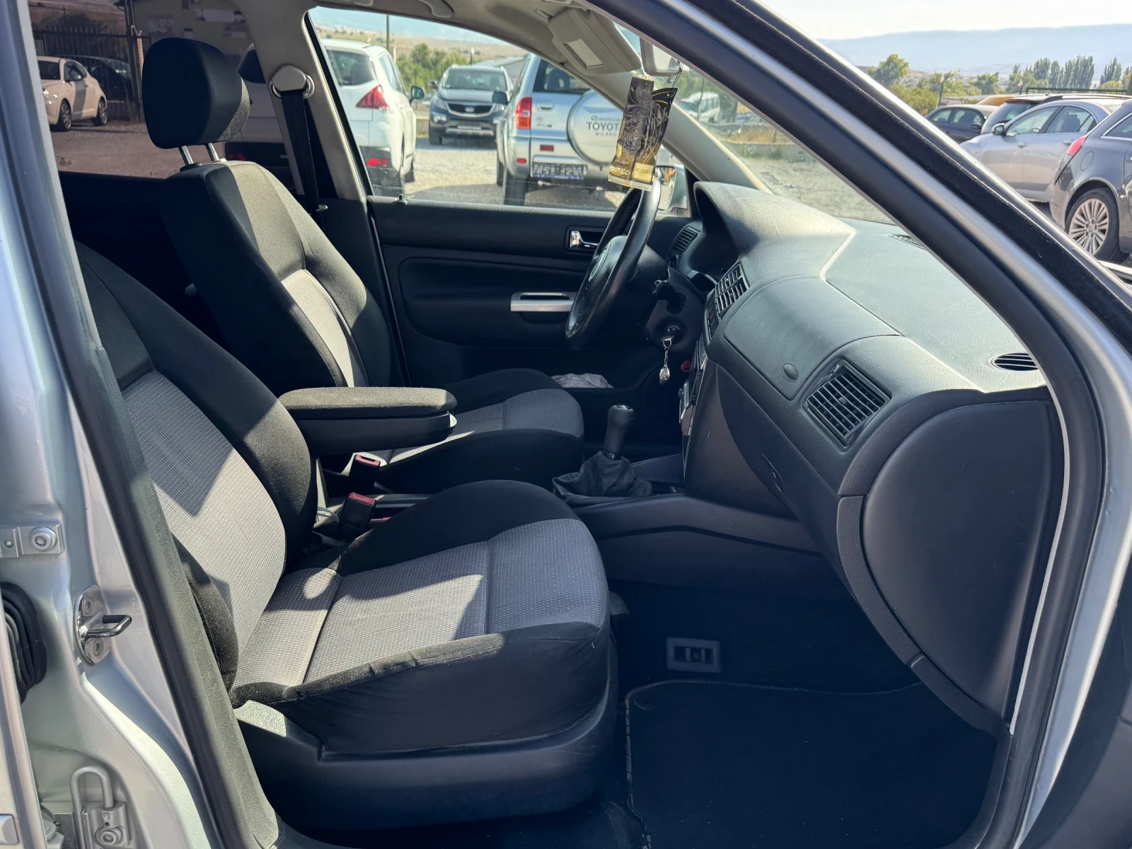 VW Golf 1.9TDI 131к.с./HIGH-LINE/ТОП СЪСТОЯНИЕ, снимка 10 - Автомобили и джипове - 55896488