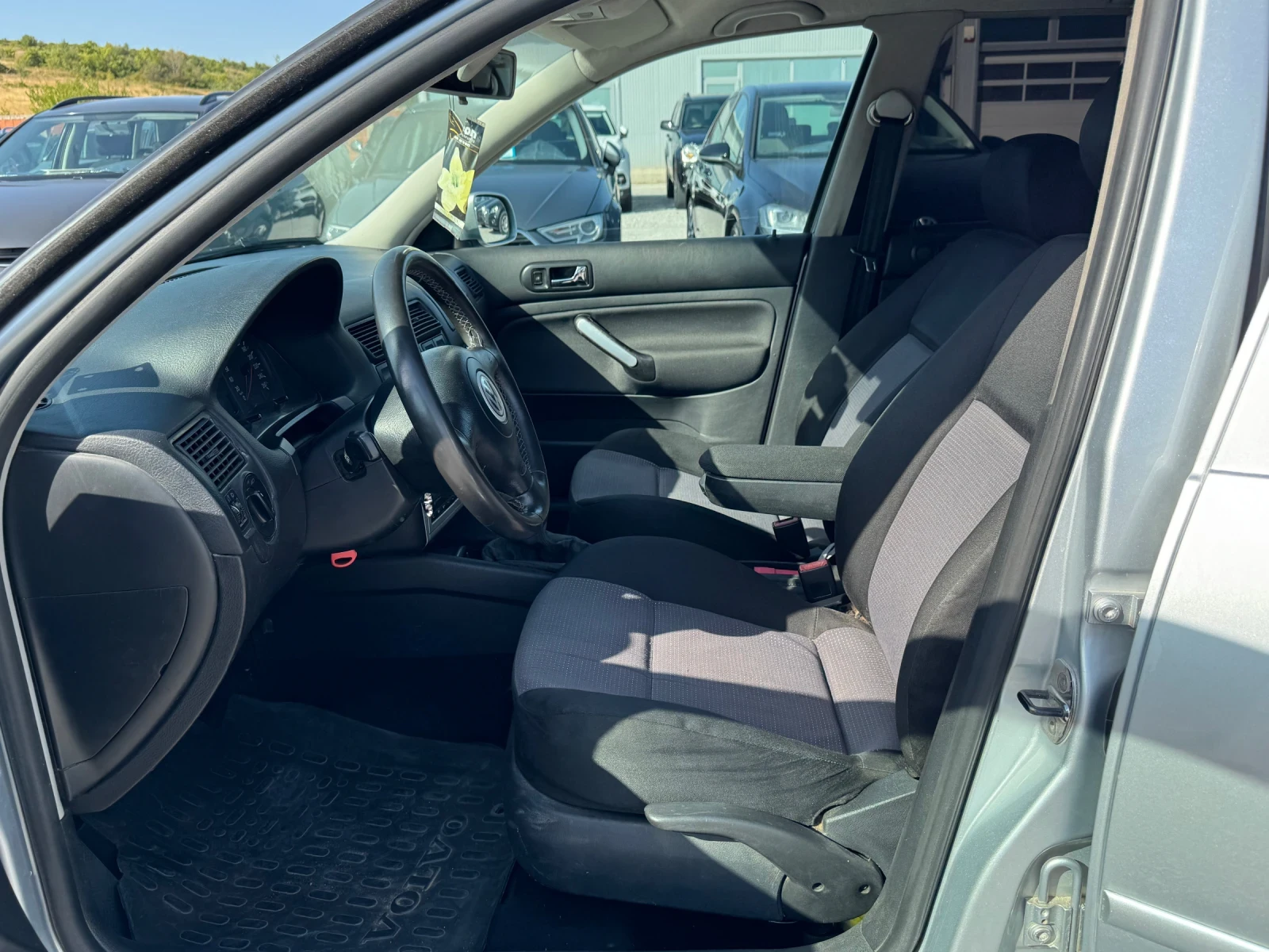 VW Golf 1.9TDI 131к.с./HIGH-LINE/ТОП СЪСТОЯНИЕ, снимка 9 - Автомобили и джипове - 55896488