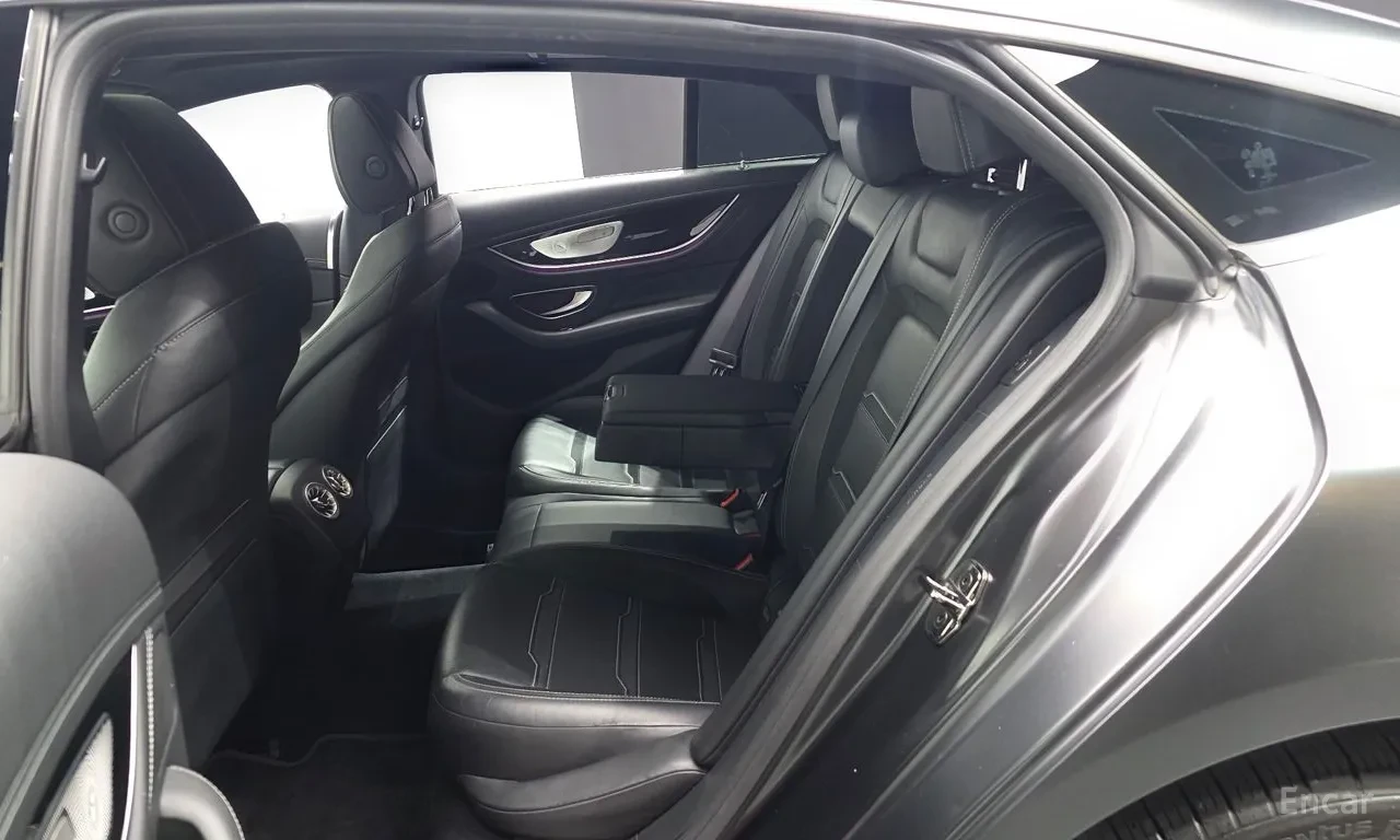 Mercedes-Benz GT AMG 43 / 4 MATIC+ /BURMESTER /360 КАМЕРИ /ОБДУХ, снимка 14 - Автомобили и джипове - 56118325