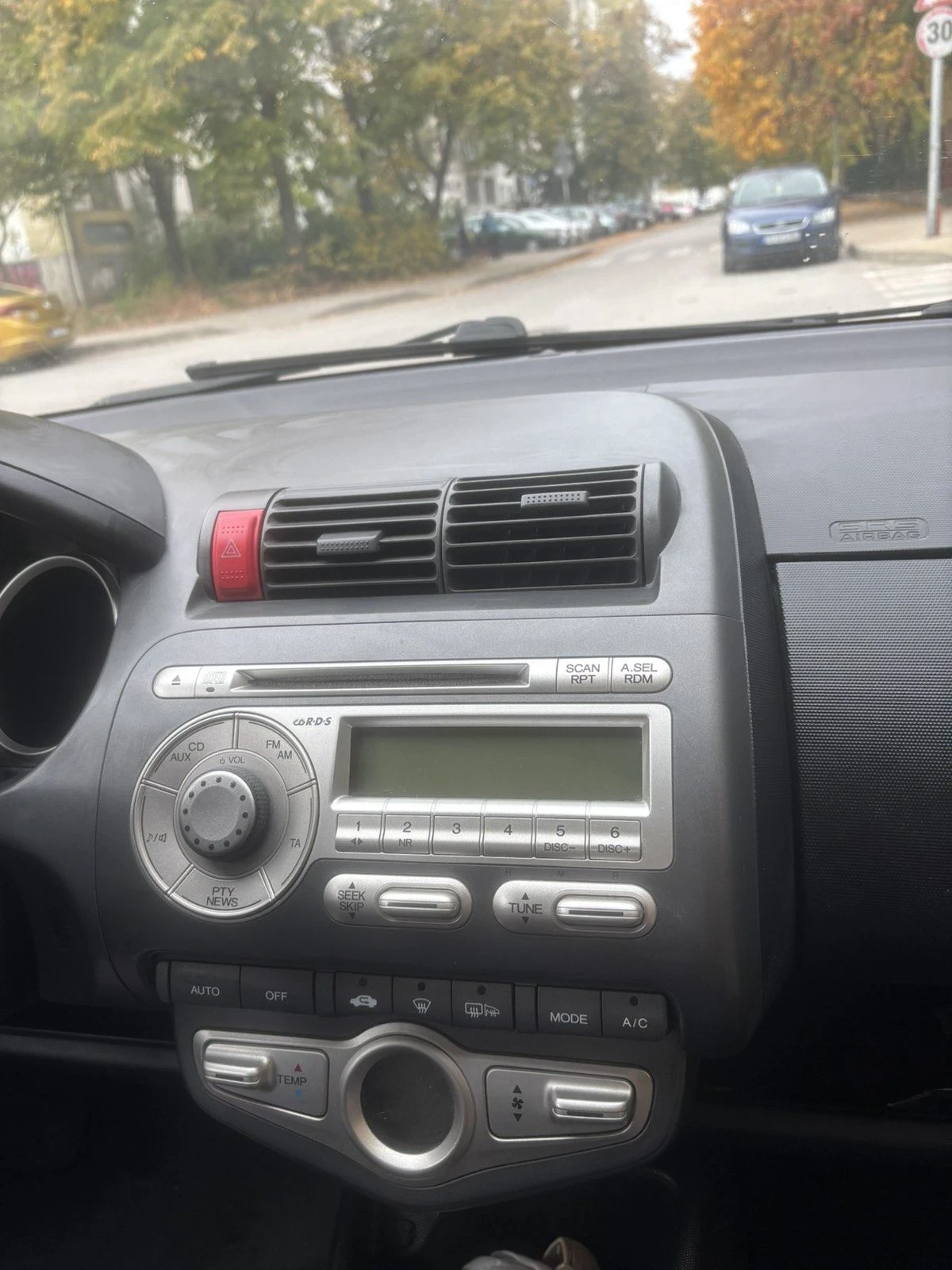 Honda Jazz, снимка 8 - Автомобили и джипове - 56645050