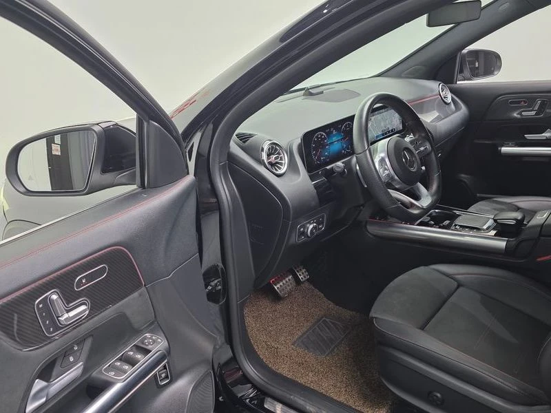 Mercedes-Benz GLA 250 2.5 4matic Висок клас оборудване, снимка 12 - Автомобили и джипове - 55751204