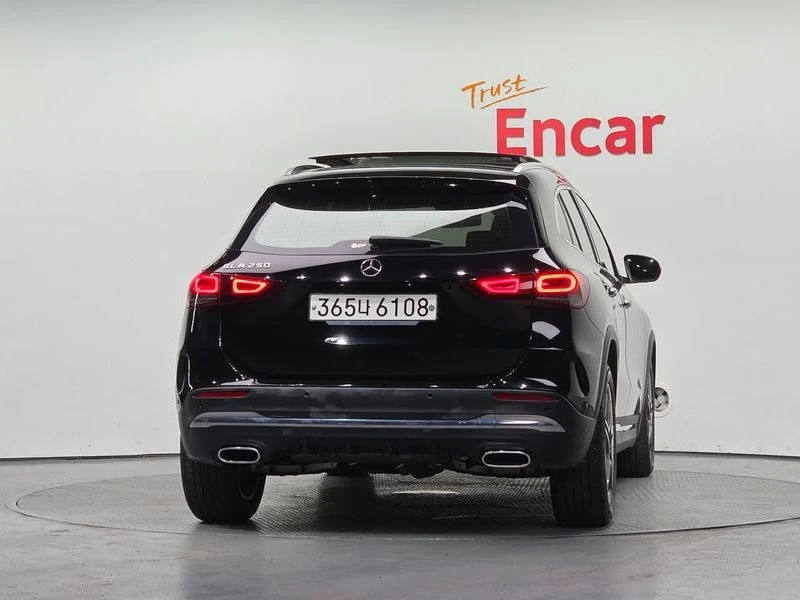 Mercedes-Benz GLA 250 2.5 4matic Висок клас оборудване, снимка 4 - Автомобили и джипове - 55751204