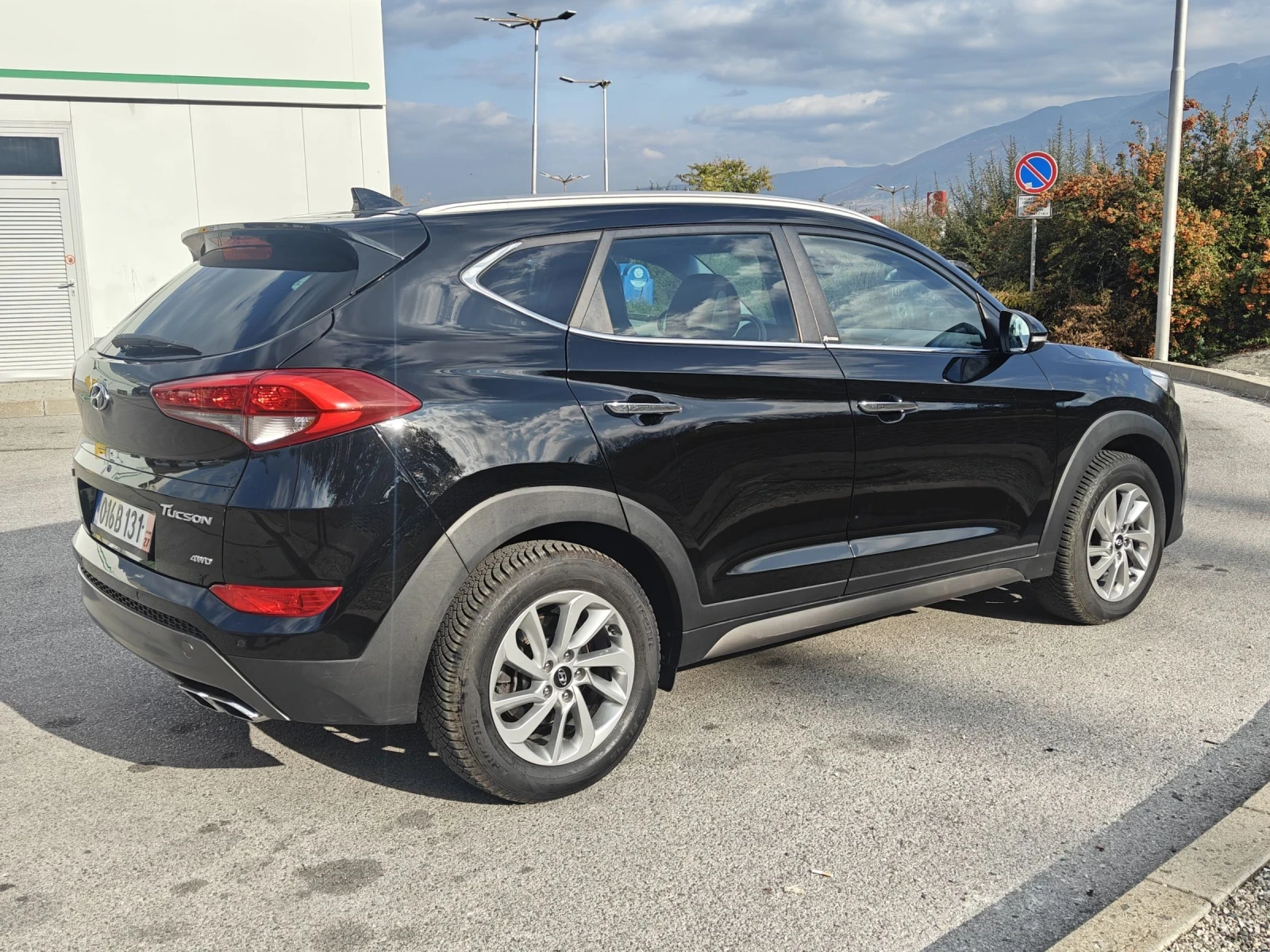 Hyundai Tucson Уникален/2.0/4х4 - изображение 6