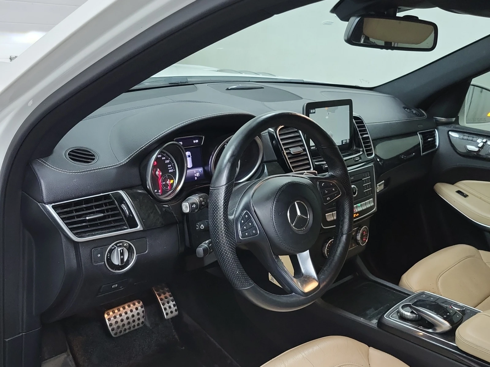 Mercedes-Benz GLS 500 * 4MATIC * CARFAX * АВТОКРЕДИТ - изображение 8