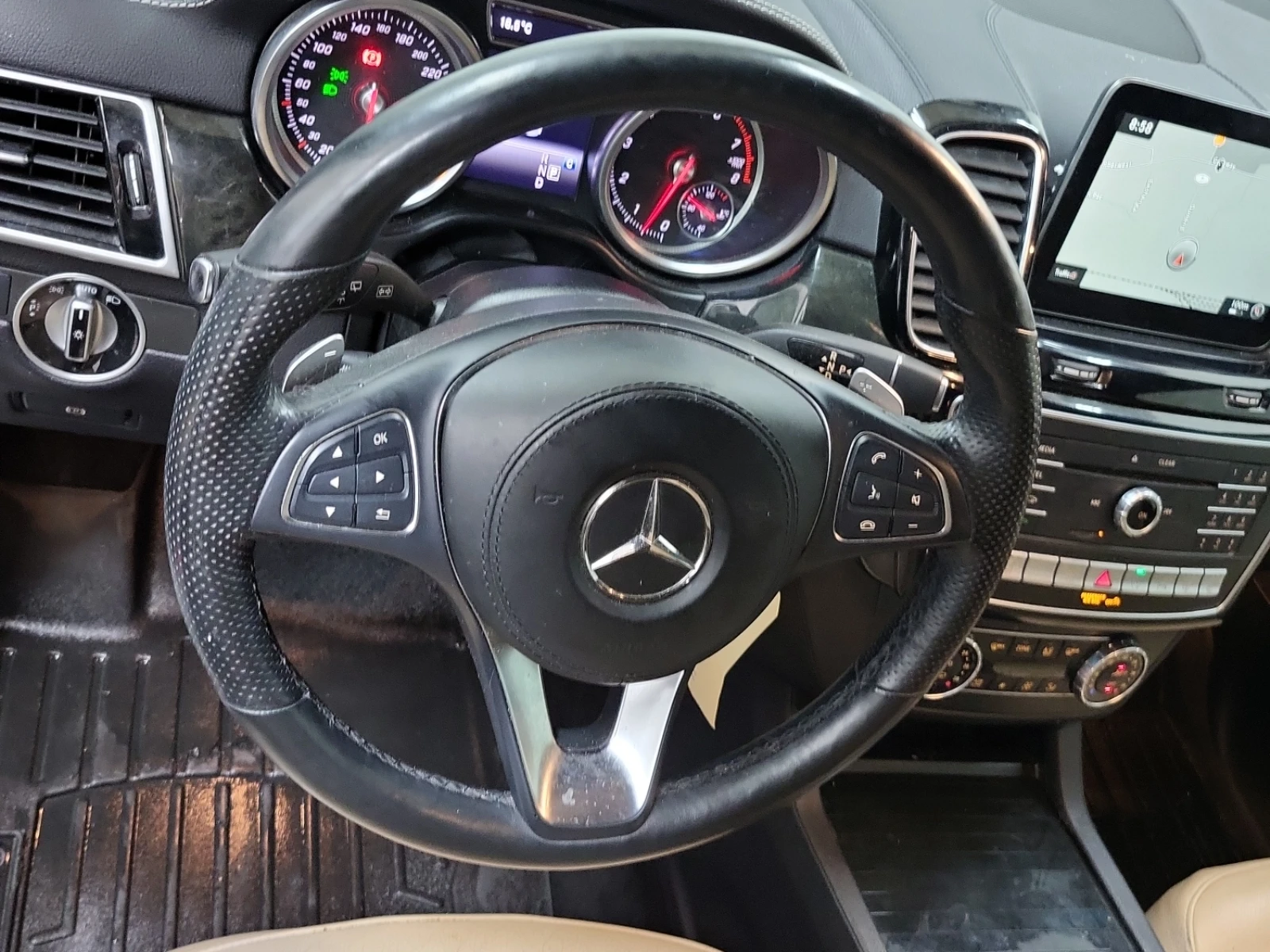 Mercedes-Benz GLS 500 * 4MATIC * CARFAX * АВТОКРЕДИТ - изображение 9