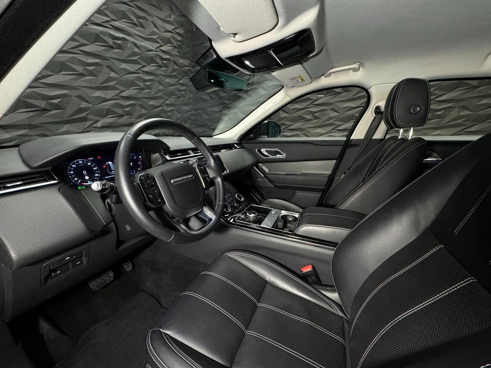 Land Rover Range Rover Velar DE275 SE AWD Meridian* Camera* Обдухване* Подгрев - изображение 7
