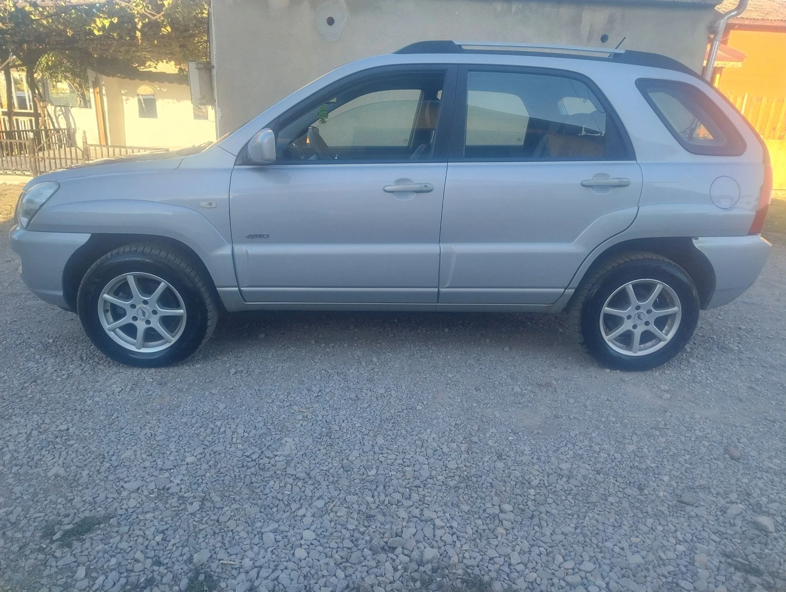 Kia Sportage SUV - изображение 3