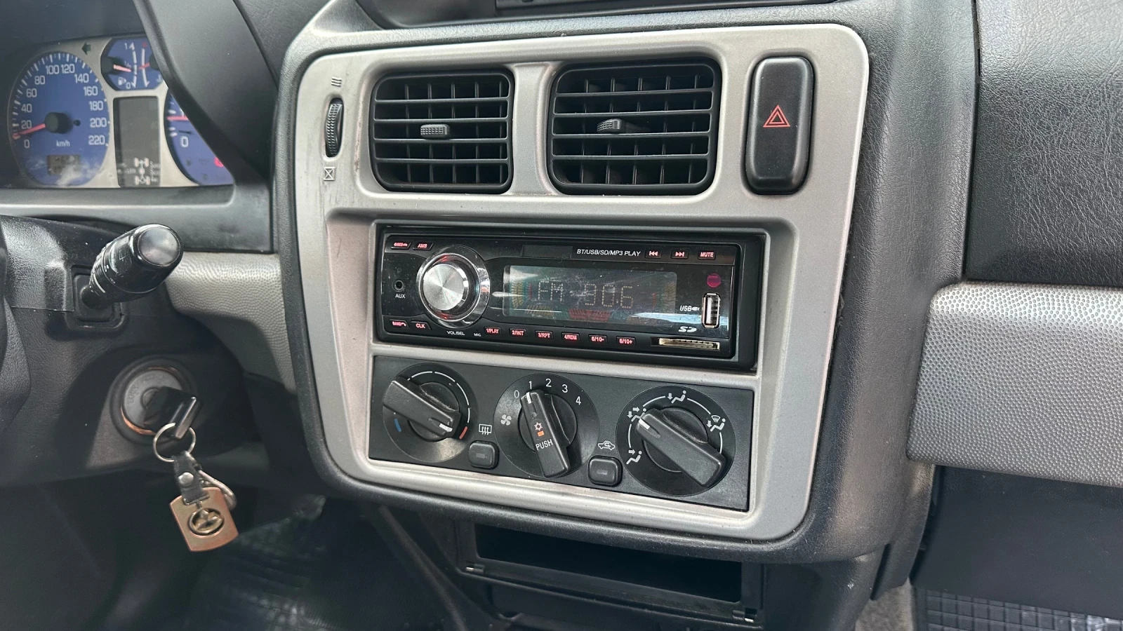 Mitsubishi Pajero pinin 1.8 Super select Облужен!  Клима! Без корозия!, снимка 12 - Автомобили и джипове - 53841016