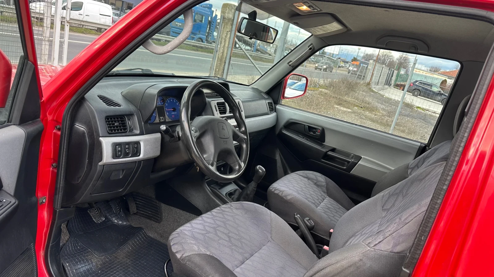 Mitsubishi Pajero pinin 1.8 Super select Облужен!  Клима! Без корозия!, снимка 9 - Автомобили и джипове - 53841016