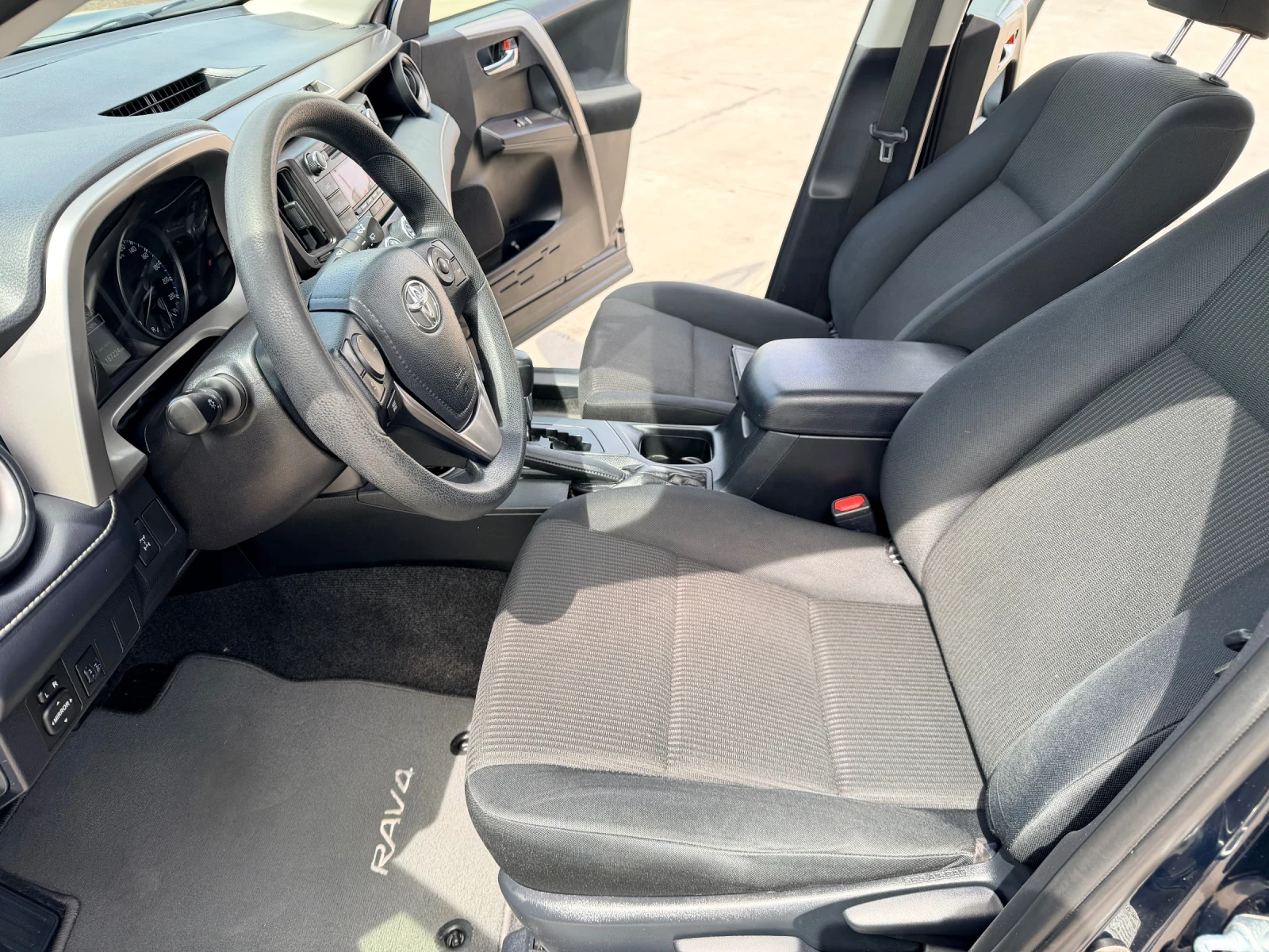 Toyota Rav4 2.0I ШВЕЙЦАРИЯ, снимка 6 - Автомобили и джипове - 54412459
