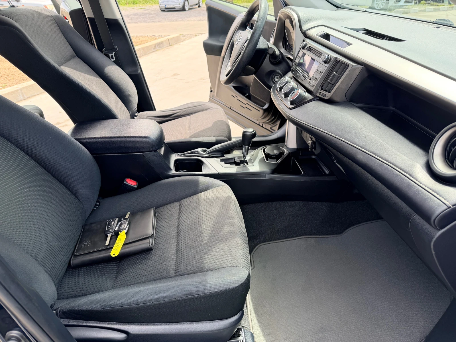 Toyota Rav4 2.0I ШВЕЙЦАРИЯ, снимка 9 - Автомобили и джипове - 54412459