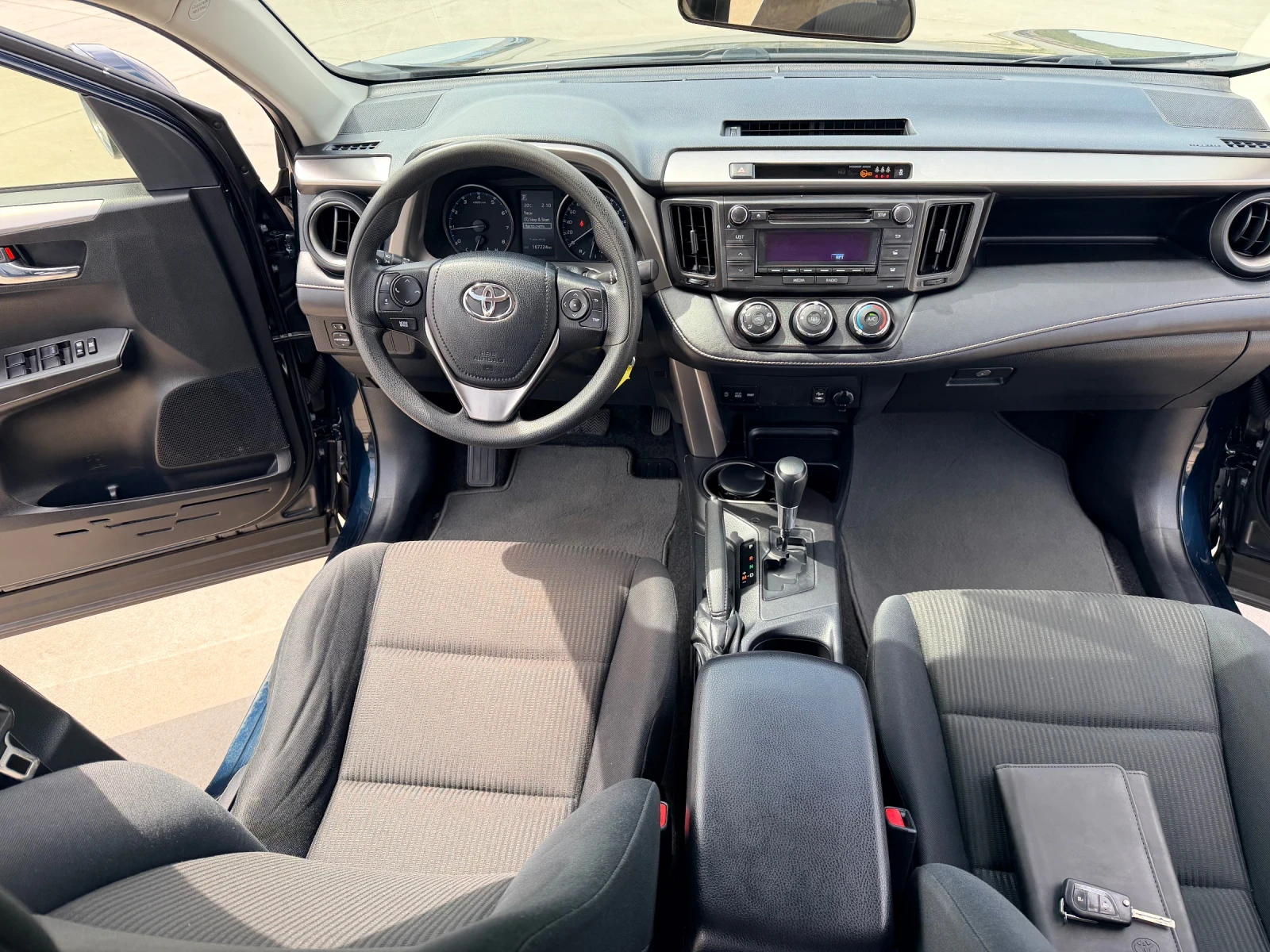 Toyota Rav4 2.0I ШВЕЙЦАРИЯ, снимка 8 - Автомобили и джипове - 54412459