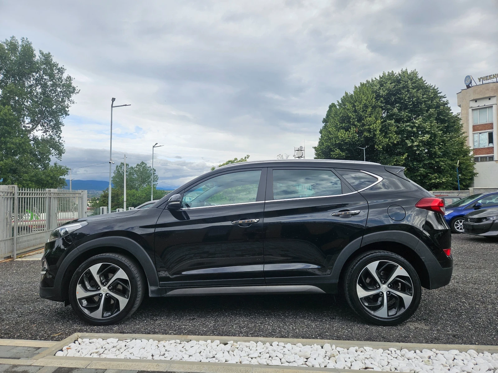 Hyundai Tucson 1.7CDTI, снимка 2 - Автомобили и джипове - 54697318