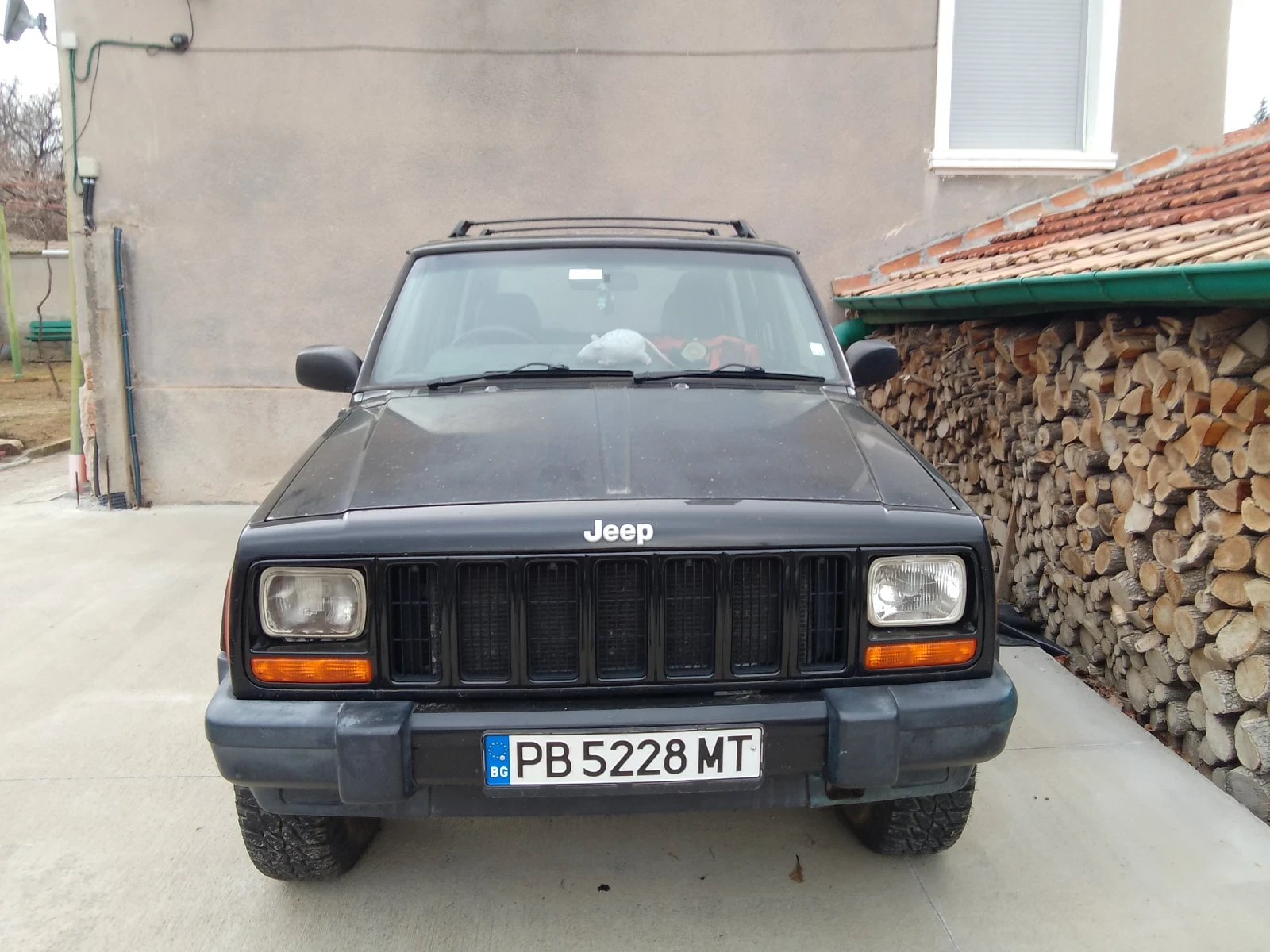Jeep Cherokee, снимка 2 - Автомобили и джипове - 54908368